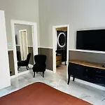 Via Veneto Luxury Maison